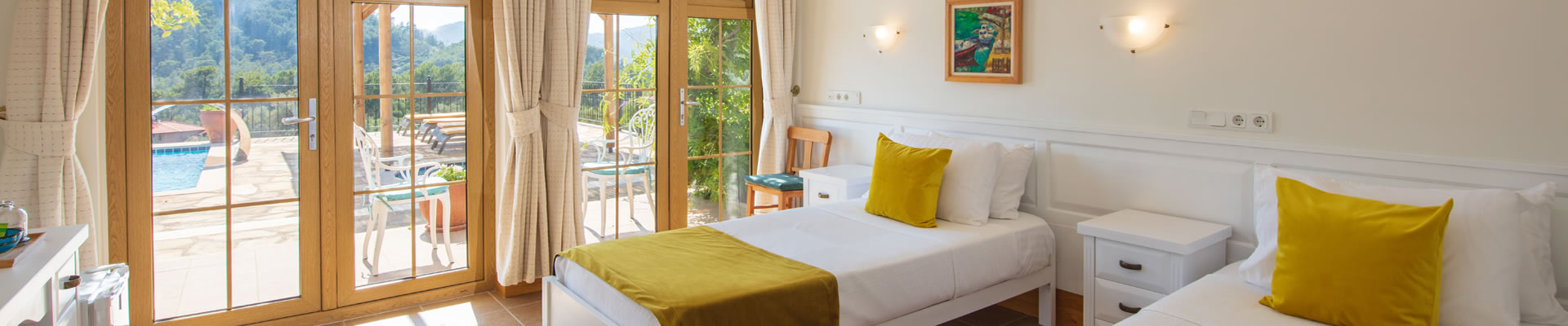 Basil Room – Pool Floor